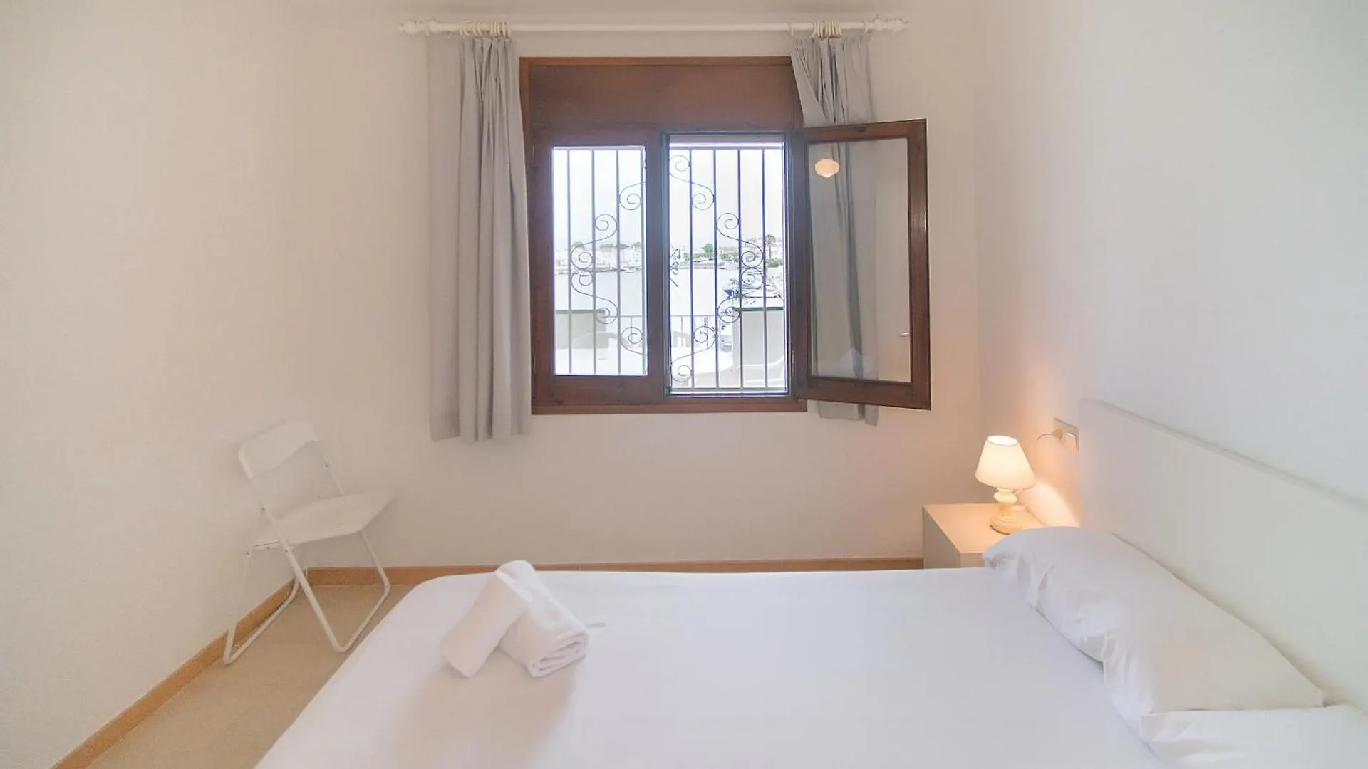 Apartment Welcs Apartamento 243 Emp Con Terraza Con Vista Empuriabrava