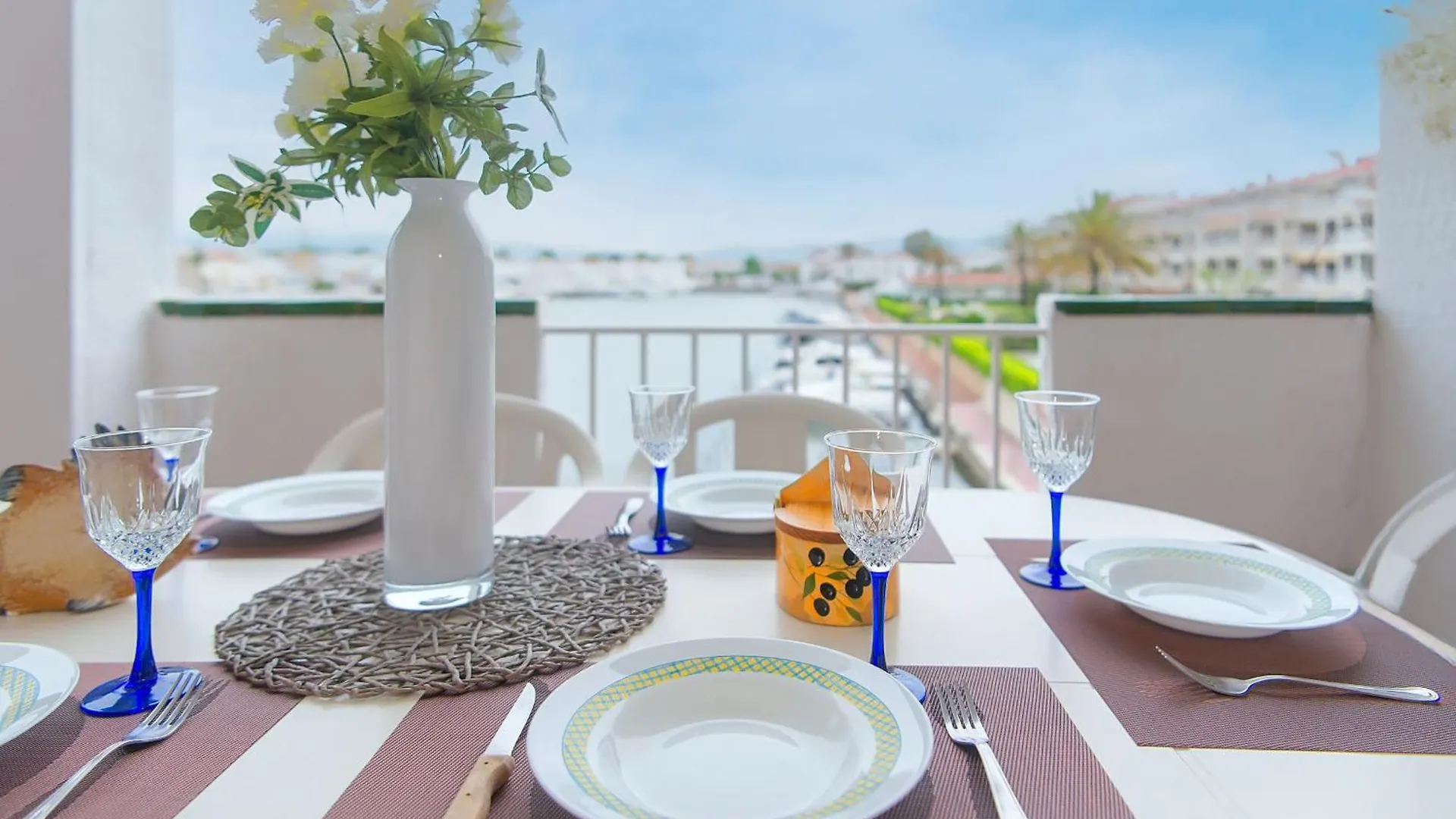 Welcs Apartamento 243 Emp Con Terraza Con Vista Empuriabrava 0*,  Spain